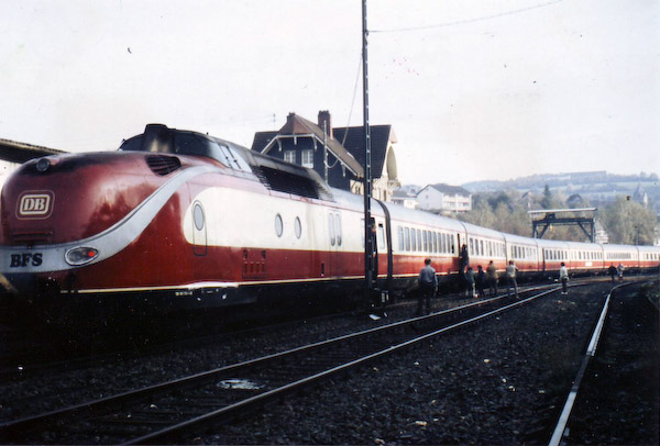Hochkarätiger Besuch: Der einstige TEE der Baureihe 601 als "Dicker Sauerländer" in Morsbach.