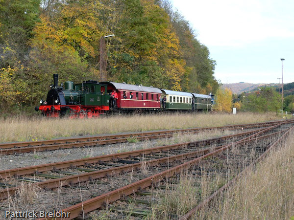 Hinaus in die weite Welt! (Ausfahrt Bahnhof Dieringhausen.)