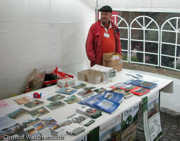 Umfangreich das Angebot des Wiehltalbahn-Info- und Verkaufsstands.